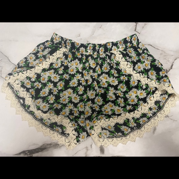 Jessica Simpson Pants - Jessica Simpson Daisy Crochet Trim Short Shorts